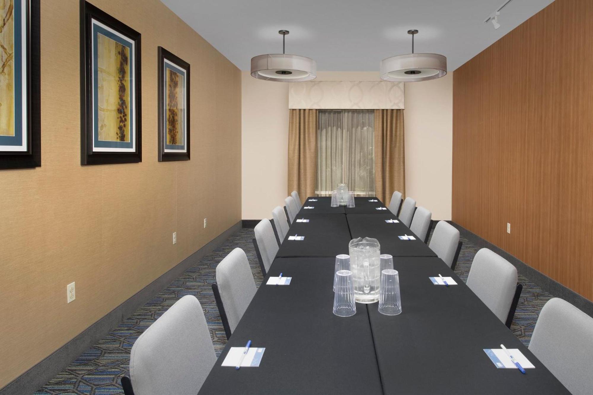 Holiday Inn Express & Suites By Ihg Chambersburg By Ihg Exterior foto